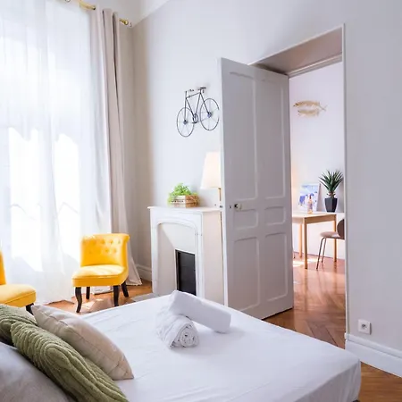 Parthenopi Suite, Le Chic De Dans Le Centre, Pres Du Palais Apartment