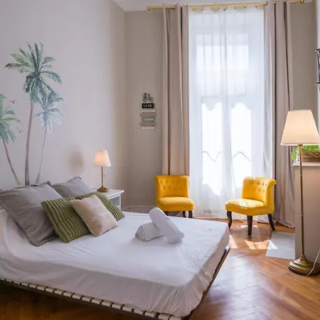 Διαμέρισμα Parthenopi Suite, Le Chic De Dans Le Centre, Pres Du Palais *