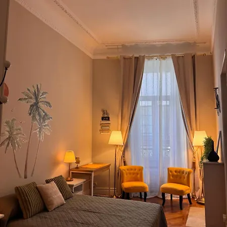 Διαμέρισμα Parthenopi Suite, Le Chic De Dans Le Centre, Pres Du Palais
